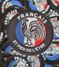 Charger l&#39;image dans la galerie, Ecusson &quot;Français et fier de l&#39;être&quot;
